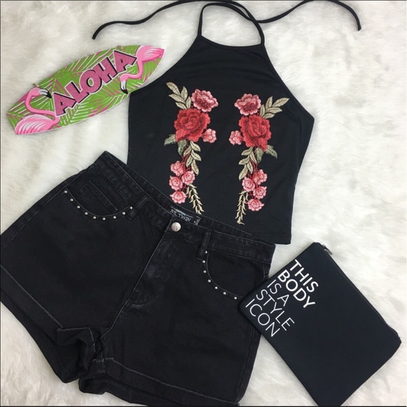 ⬇️$25 A Rose By Any Name Embroidered Black Halter - Picture 2 of 7