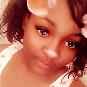 Meet your Posher, Lina