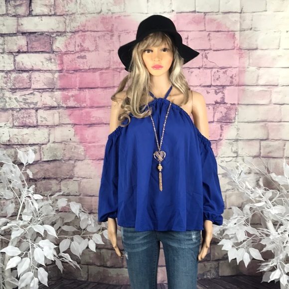 💥FIRM💥NEW! Cold Shoulder Top - Picture 3 of 8