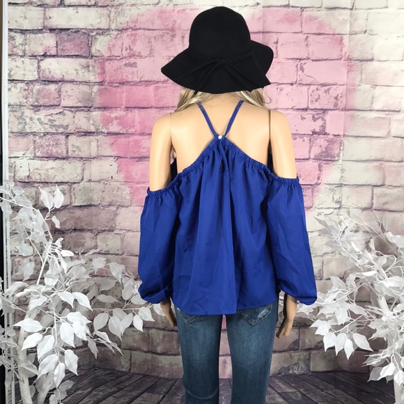 💥FIRM💥NEW! Cold Shoulder Top - Picture 6 of 8