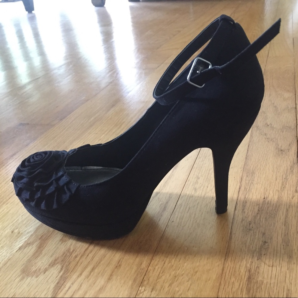 Fergalicious by Fergie "Naples" black suede heels