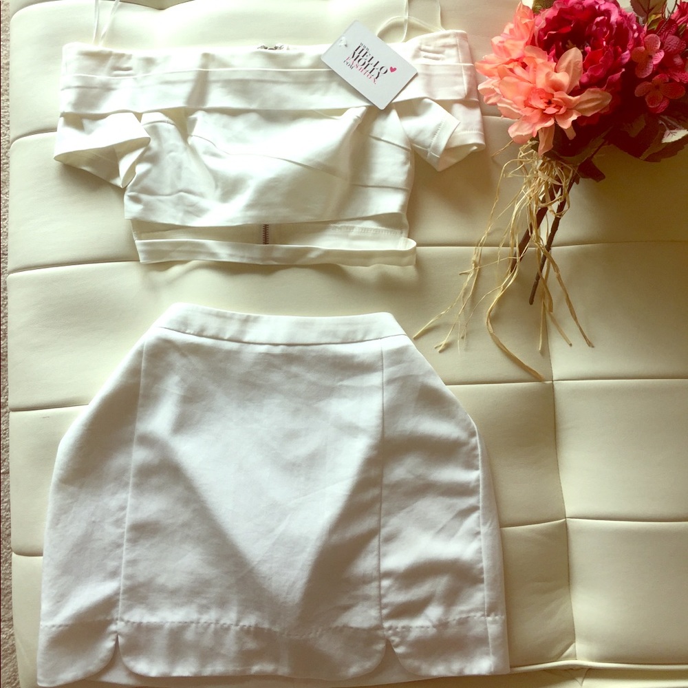 White off-the-shoulder crop top