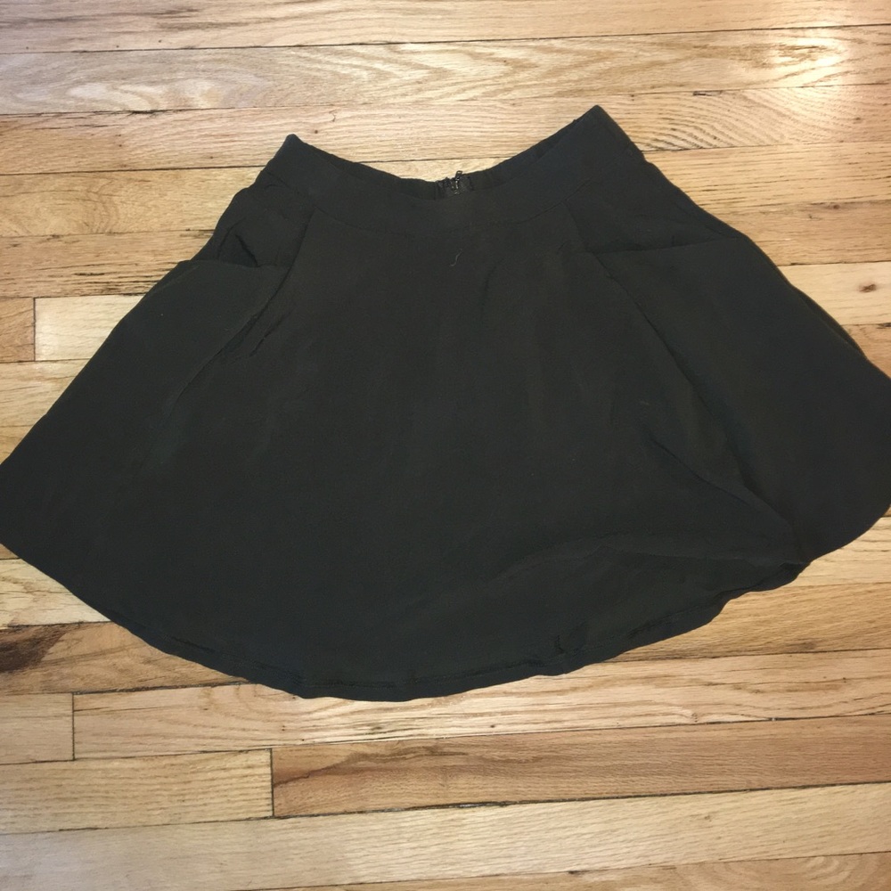 [Forever 21] Olive Circle Skirt with Pockets