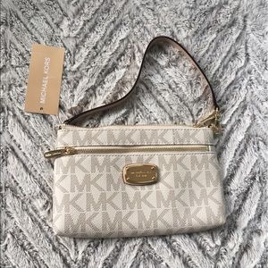 Michael kors wristlet