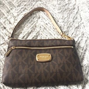 Michael kors wristlet