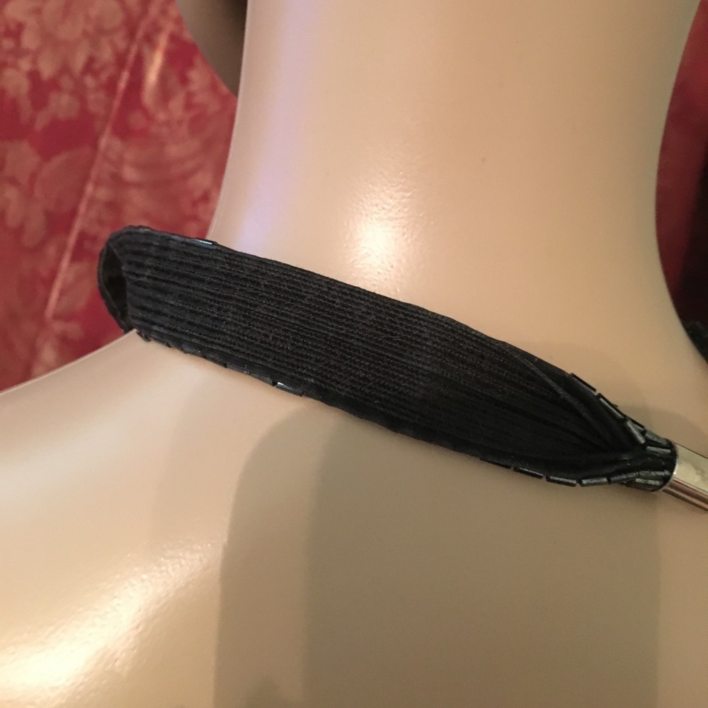Black Beaded choker necklace with knot. - Picture 4 of 4
