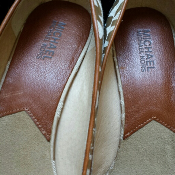 NWOT Michael Kors Wedges Beige/Tan Size 9.5M - Picture 8 of 8