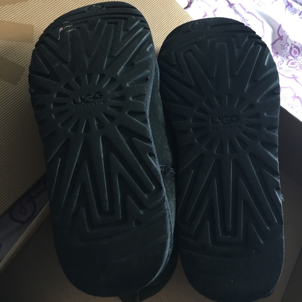 Ugg Short Boots View 2