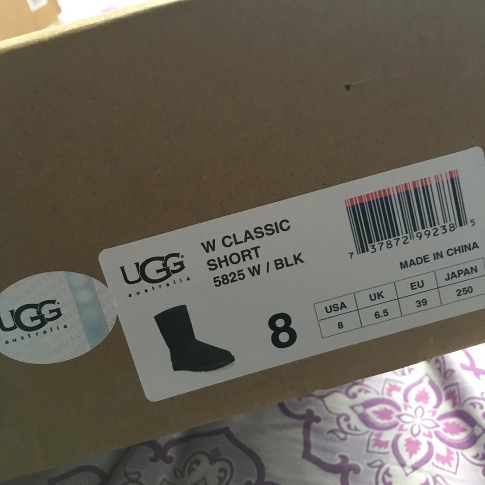 Ugg Short Boots View 5