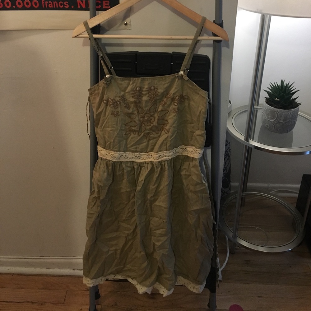 [Willow and Clay] Embroidered Tie-Back Dress