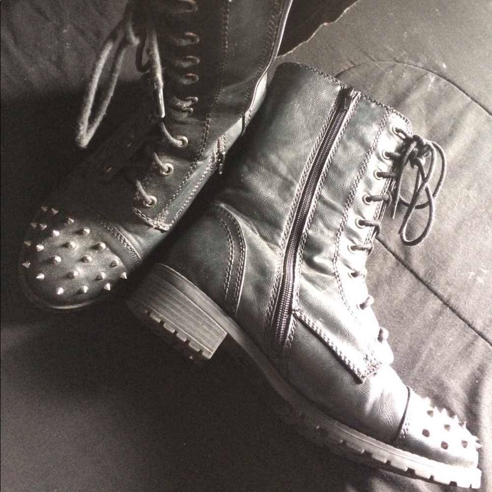 Leather Studded Fashion Boots