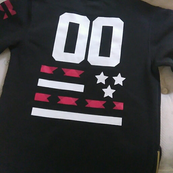 Designer sweater - Picture 1 of 3