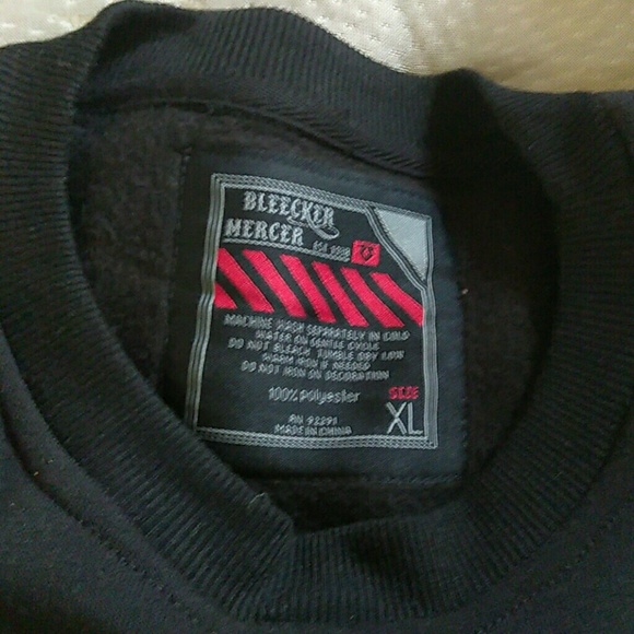 Designer sweater - Picture 3 of 3