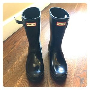 Black short glossy Hunter Rain Boots