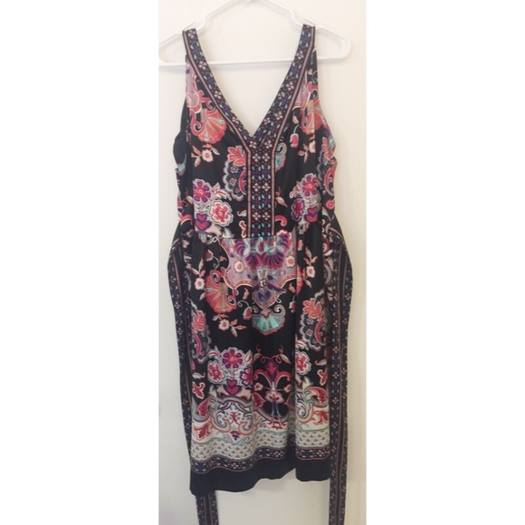 Dresses & Skirts - ⚡️FLASH SALE ⚡️ Gorgeous Silky Knee Length Dress