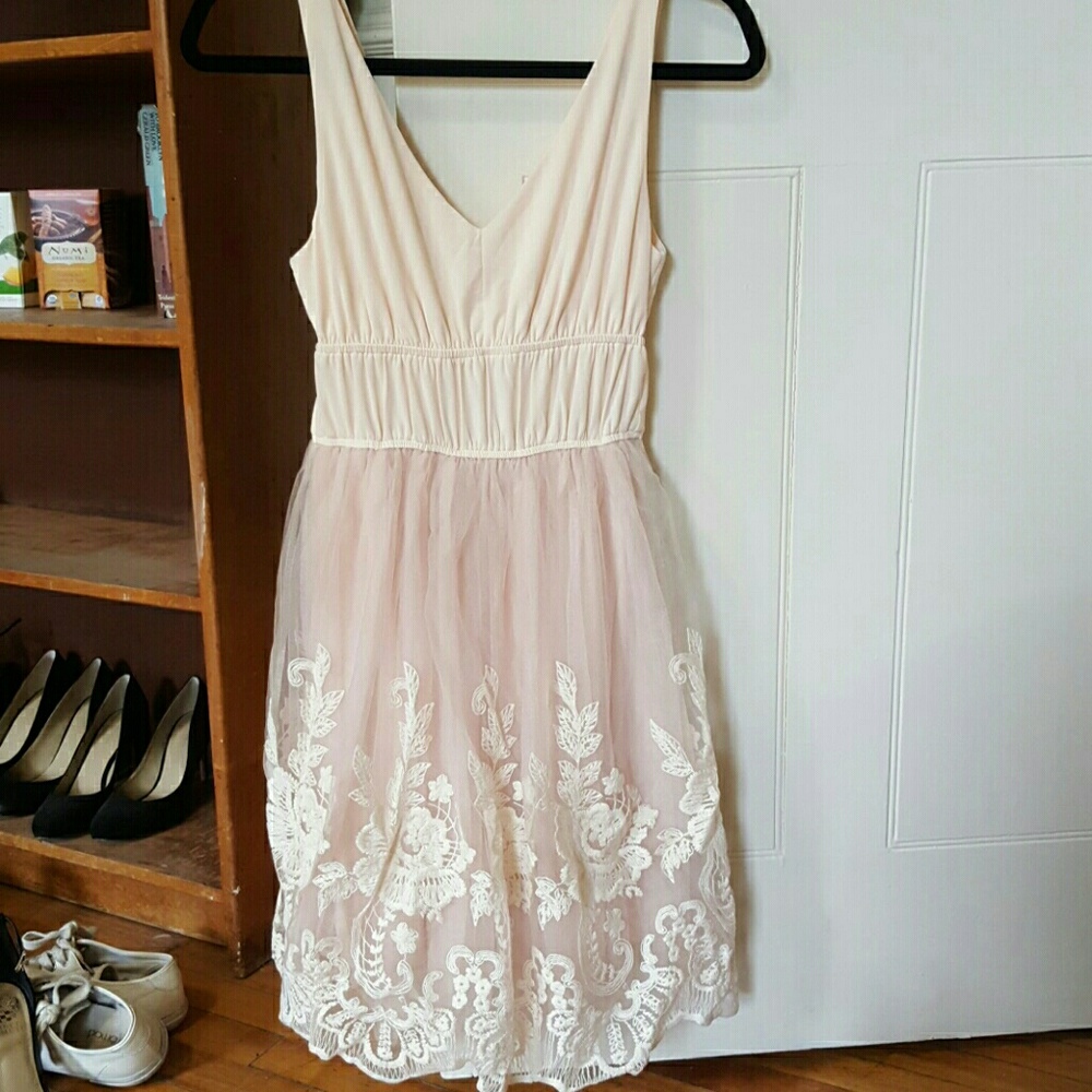 PRICE FIRM NWOT Lace and Tulle Cocktail Dress
