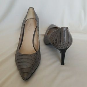 NINE WEST Grey Faux Alligator Pumps