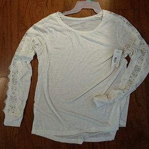 NWT-Cream Colored Long Lacey Sleeve top- XL