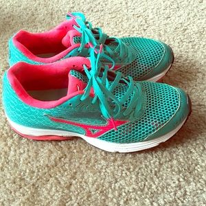 Mizuno Women's running shoes