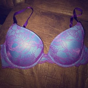 Preowned Victoria secret bra size 34D