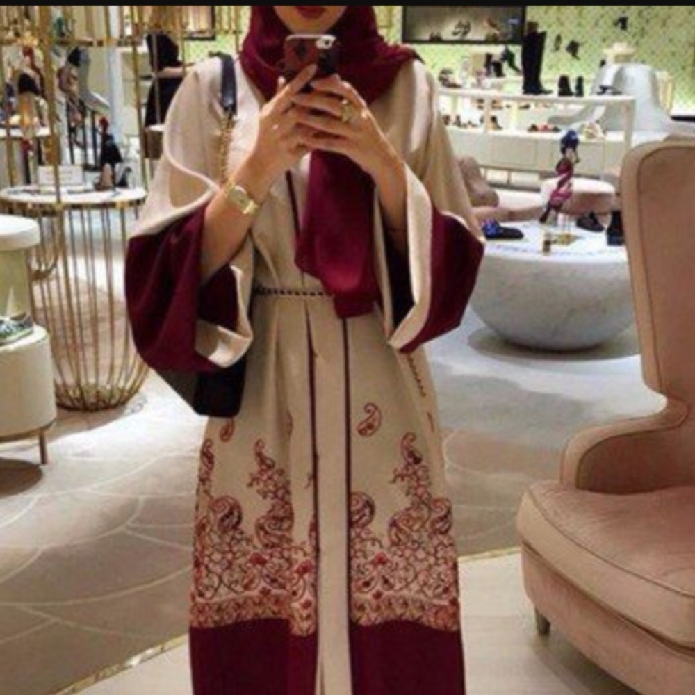 Meet your Posher, Ronya