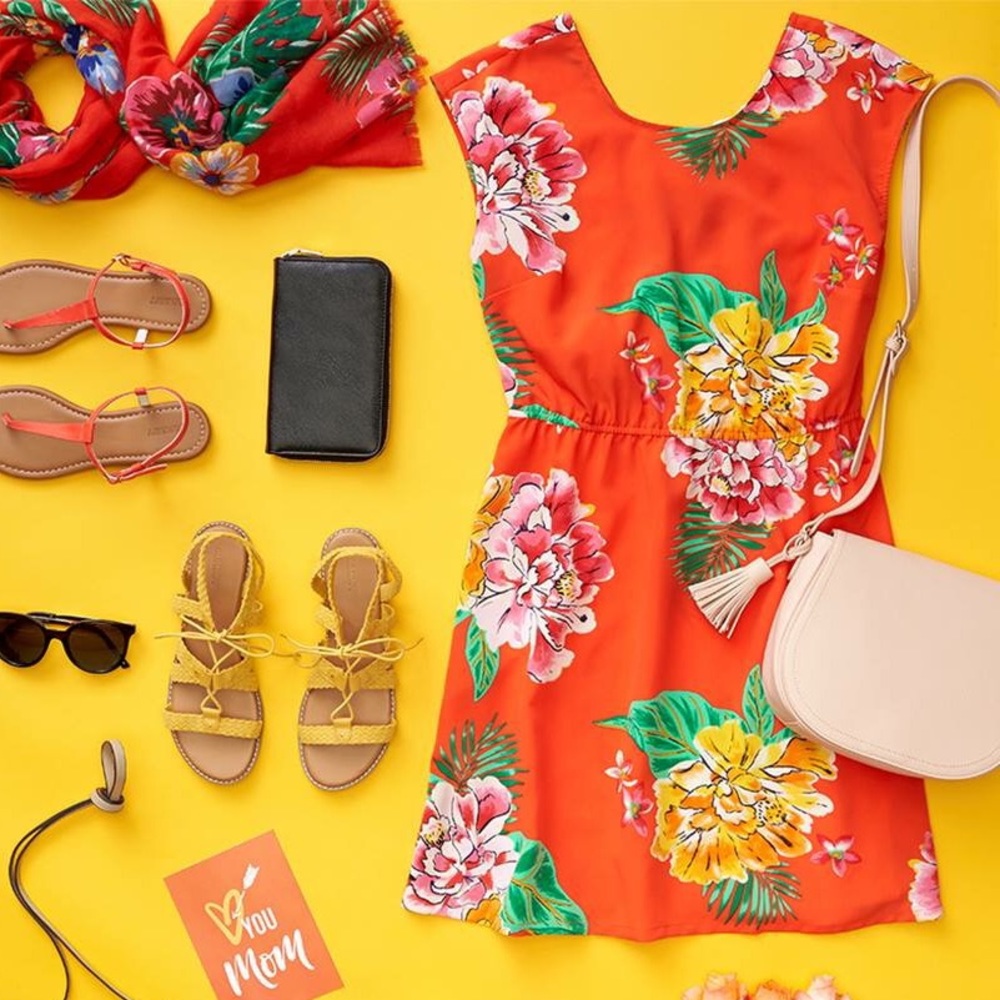 NOT4SALE looking to buy this old navy dress