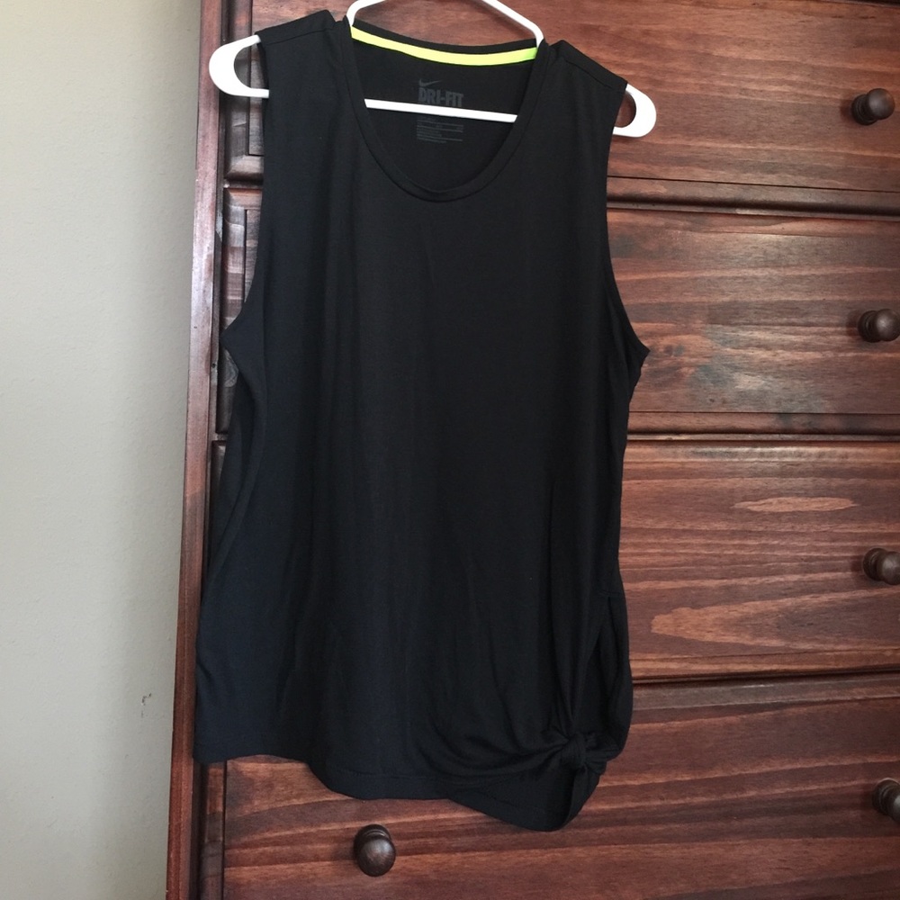Nike top
