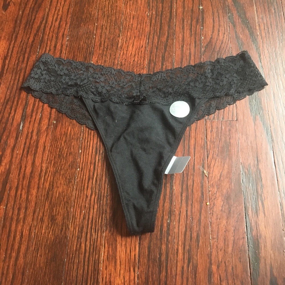 NWT black laced aerie thong.