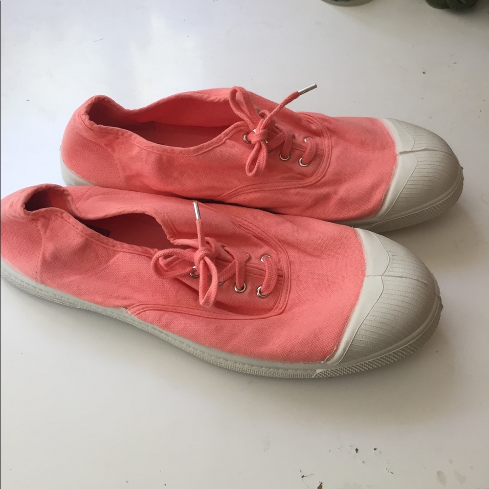 Bensimon classic tennis shoe in coral, size 11