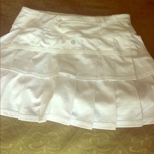 Lululemon short/skirt with ruffles on back