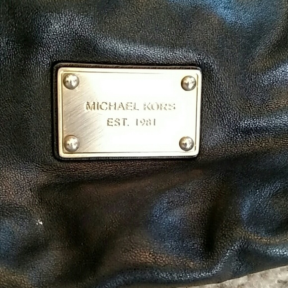 Michael Kors Large Black Leather Chain Strap Tote - Picture 2 of 7