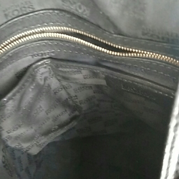 Michael Kors Large Black Leather Chain Strap Tote - Picture 5 of 7