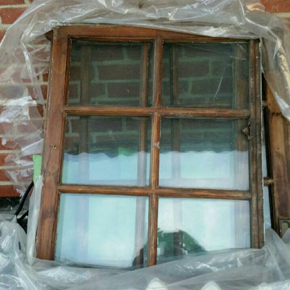 3 windows with glass intact - Picture 1 of 1