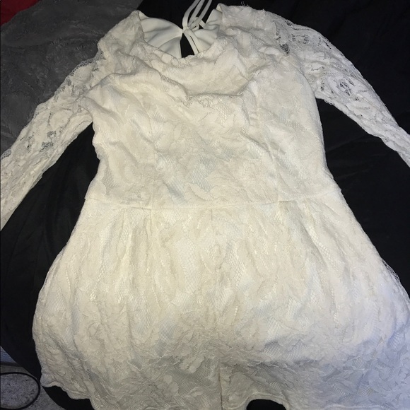 Long Sleeve Open Back Romper - Picture 2 of 3