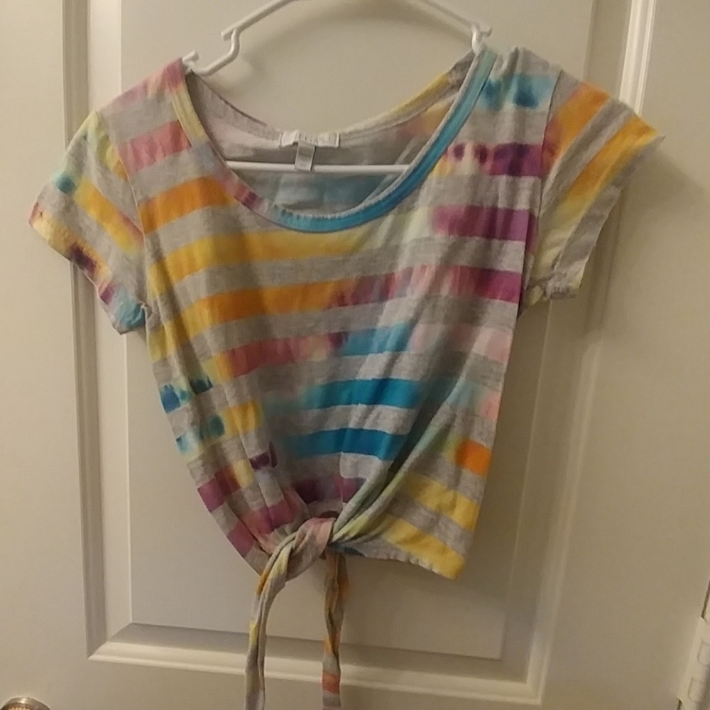 Delias tie-waist crop top
