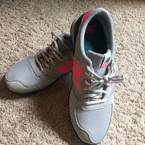 NEW BALANCE sneakers