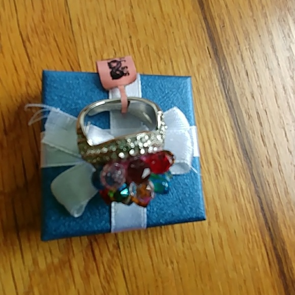 πππMULTI 'COLOR CRYSTAL STATEMENT RING SIZE 8 - Picture 4 of 8