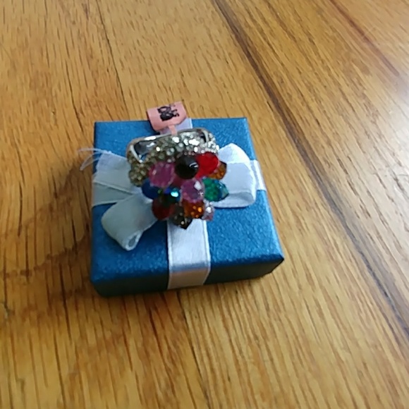 πππMULTI 'COLOR CRYSTAL STATEMENT RING SIZE 8 - Picture 2 of 8