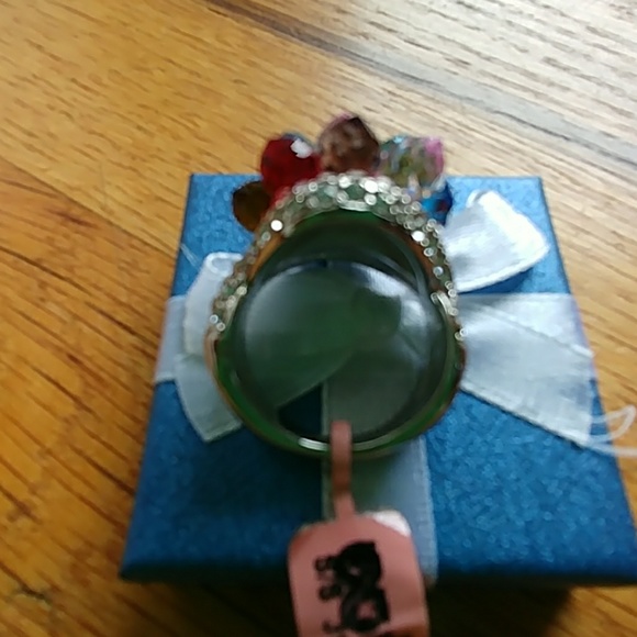 πππMULTI 'COLOR CRYSTAL STATEMENT RING SIZE 8 - Picture 5 of 8
