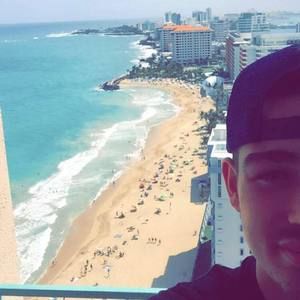 Meet your Posher, Gino