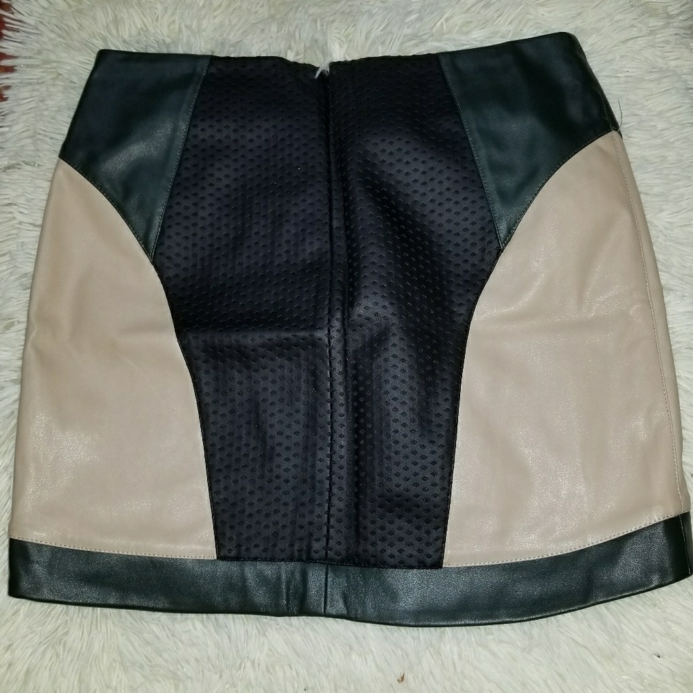 Tobi #02 - Picture 1 of 4