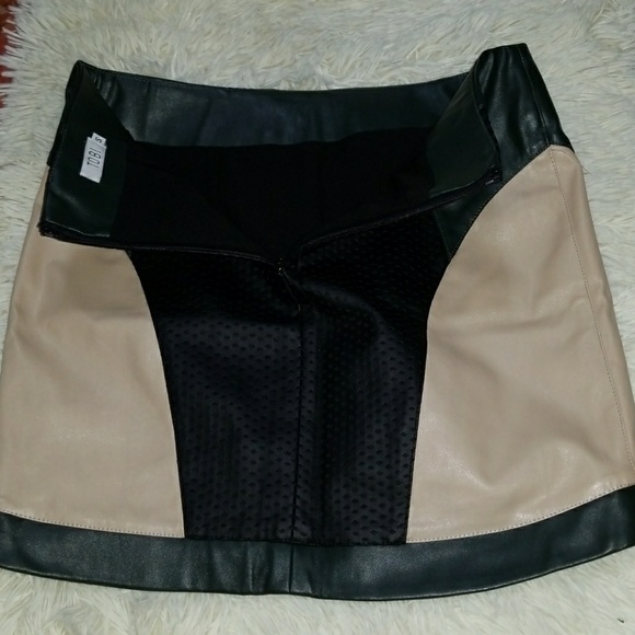 Tobi #02 - Picture 3 of 4