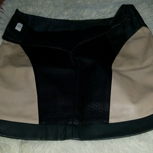 Tobi #02 - Picture 4 of 4