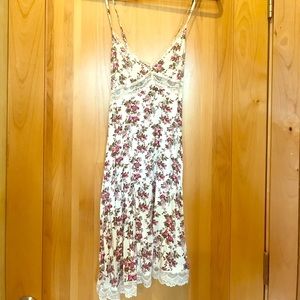 Forever 21 Floral Lace Dress