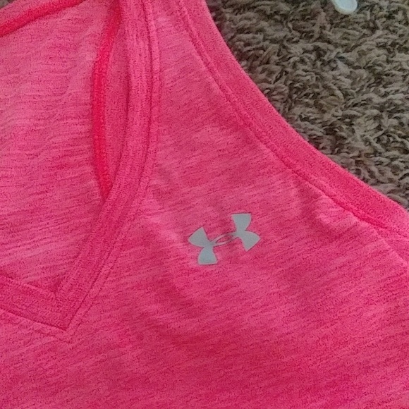 SM Under Armor  top - Picture 2 of 3