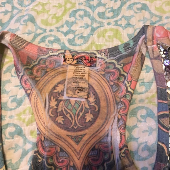 Body central sequin design tank top - Picture 2 of 6