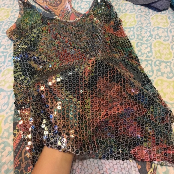 Body central sequin design tank top - Picture 6 of 6