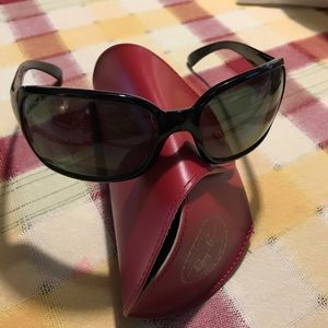 Ray-Ban RB4068 Polarized Sunglasses