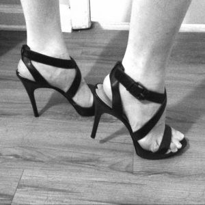 Via Spiga Black Strappy Platform Heels
