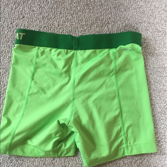 Nike compression shorts - Picture 2 of 2